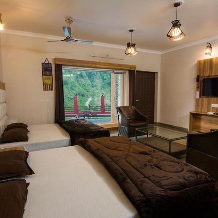 דהראדון Sahastradhara Riverresort מראה חיצוני תמונה