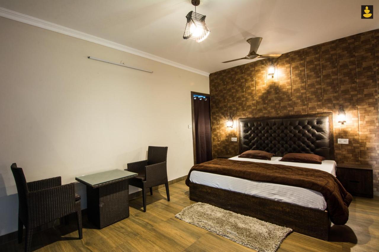 דהראדון Sahastradhara Riverresort מראה חיצוני תמונה